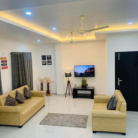 Apartamento White Orchid, Unique & Stylish, Executive 2Bhk. Guwahati Exterior foto