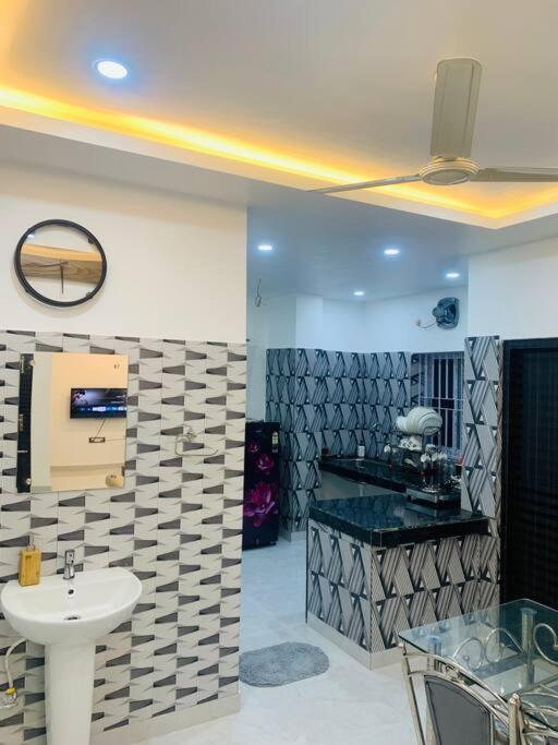 Apartamento White Orchid, Unique & Stylish, Executive 2Bhk. Guwahati Exterior foto